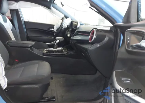 2024 Chevrolet Trax Fwd 1Rs z USA, uszkodzony, nr VIN KL77LGE26RC198908